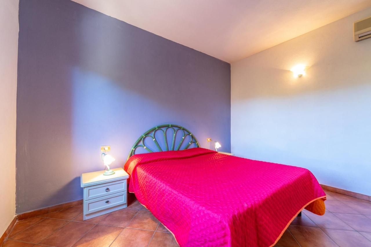 Il Faro San Teodoro Aparthotel ภายนอก รูปภาพ
