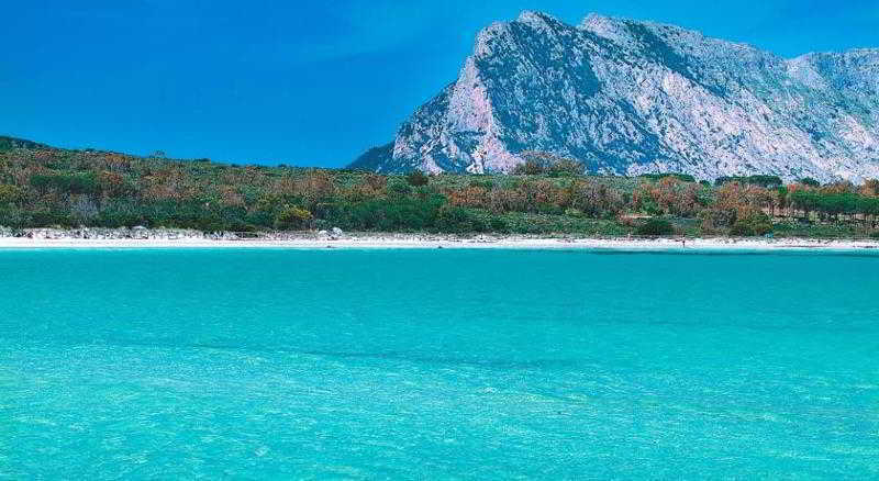 Il Faro San Teodoro Aparthotel ภายนอก รูปภาพ